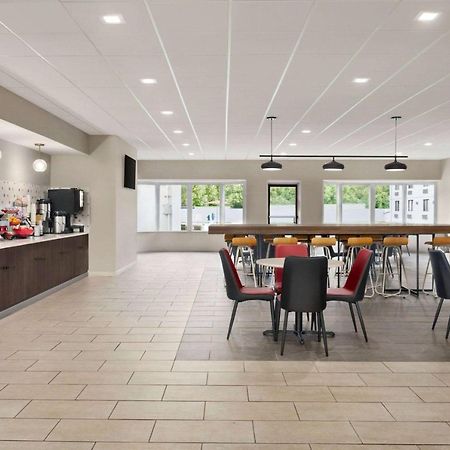 Ramada By Wyndham Allentown Bethlehem Exteriör bild