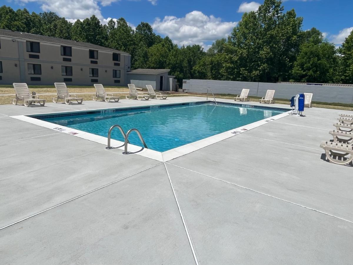 Ramada By Wyndham Allentown Bethlehem Exteriör bild