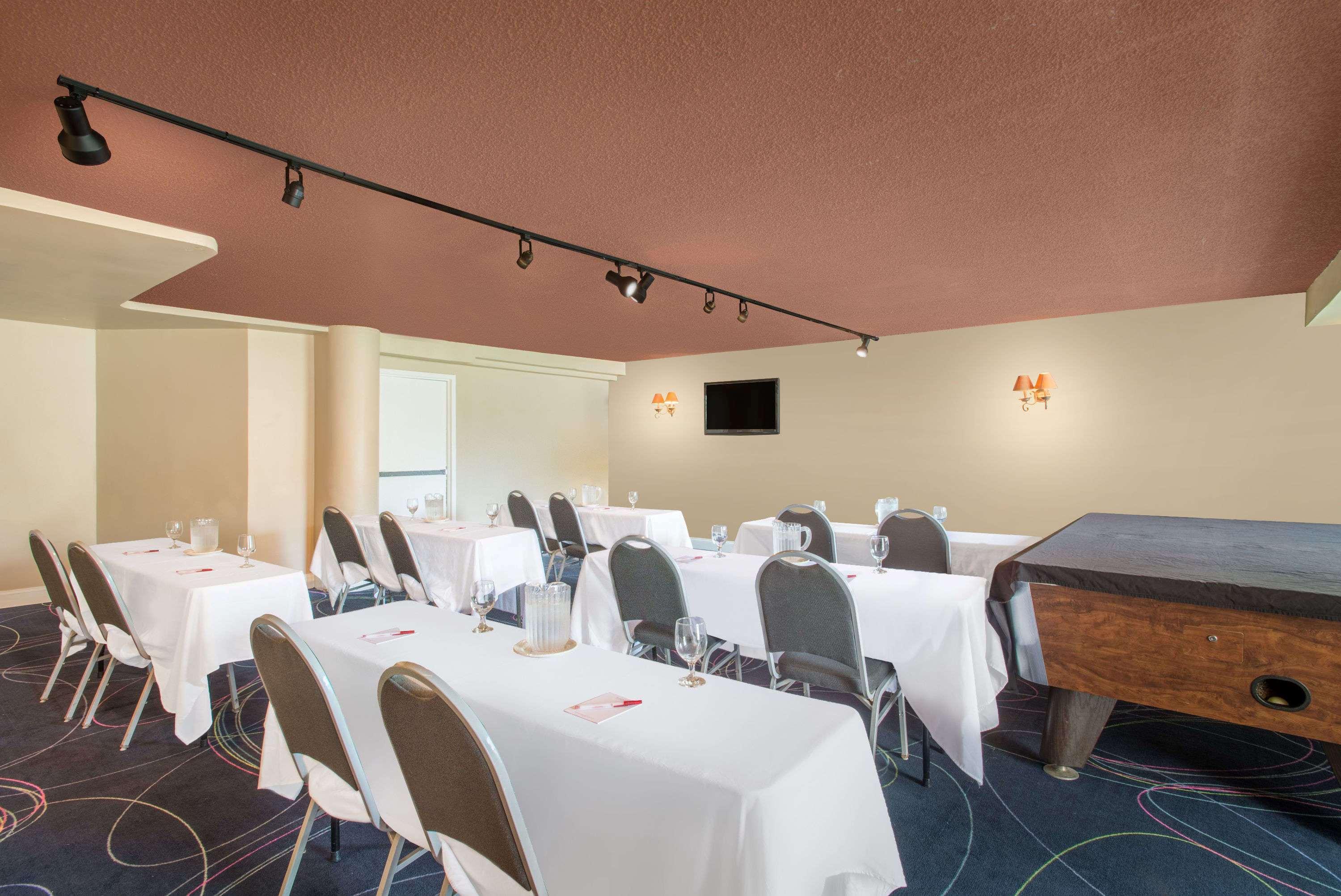 Ramada By Wyndham Allentown Bethlehem Exteriör bild