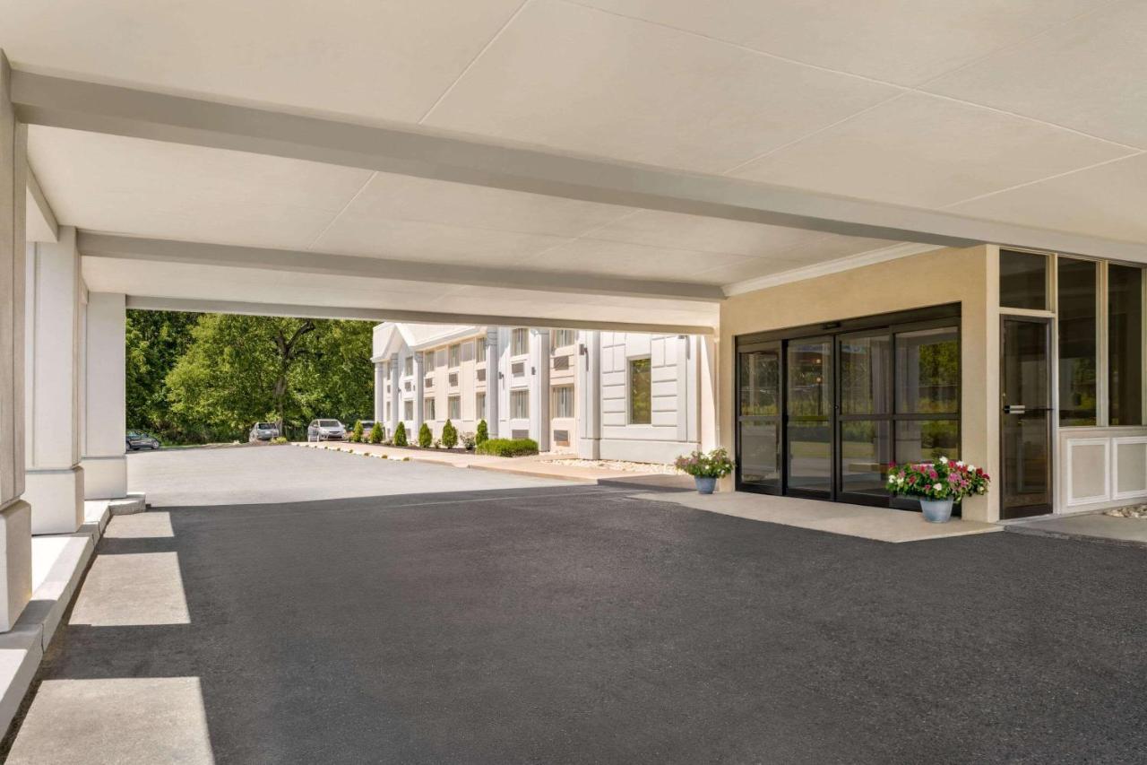 Ramada By Wyndham Allentown Bethlehem Exteriör bild