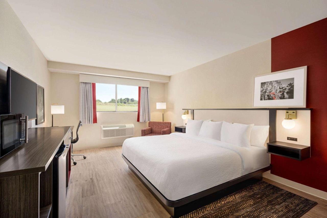 Ramada By Wyndham Allentown Bethlehem Exteriör bild
