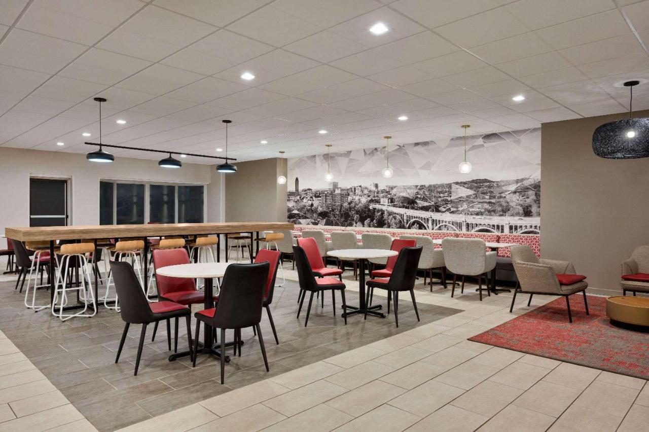 Ramada By Wyndham Allentown Bethlehem Exteriör bild