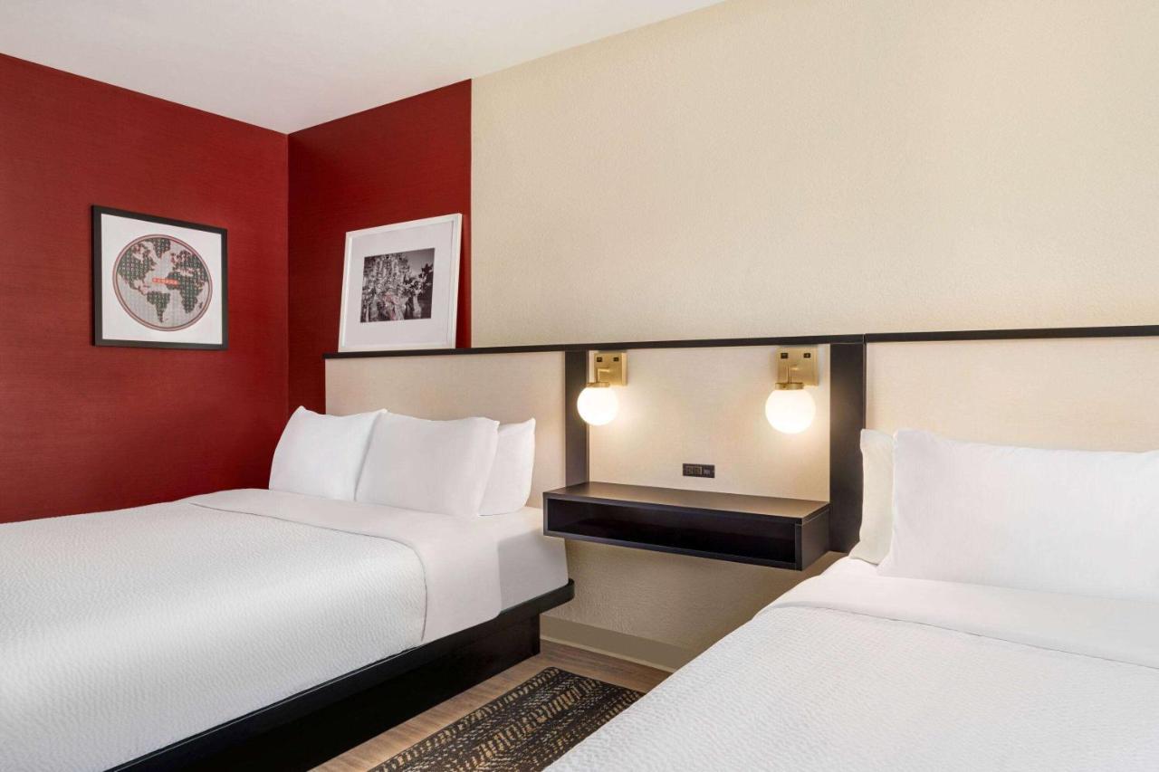 Ramada By Wyndham Allentown Bethlehem Exteriör bild