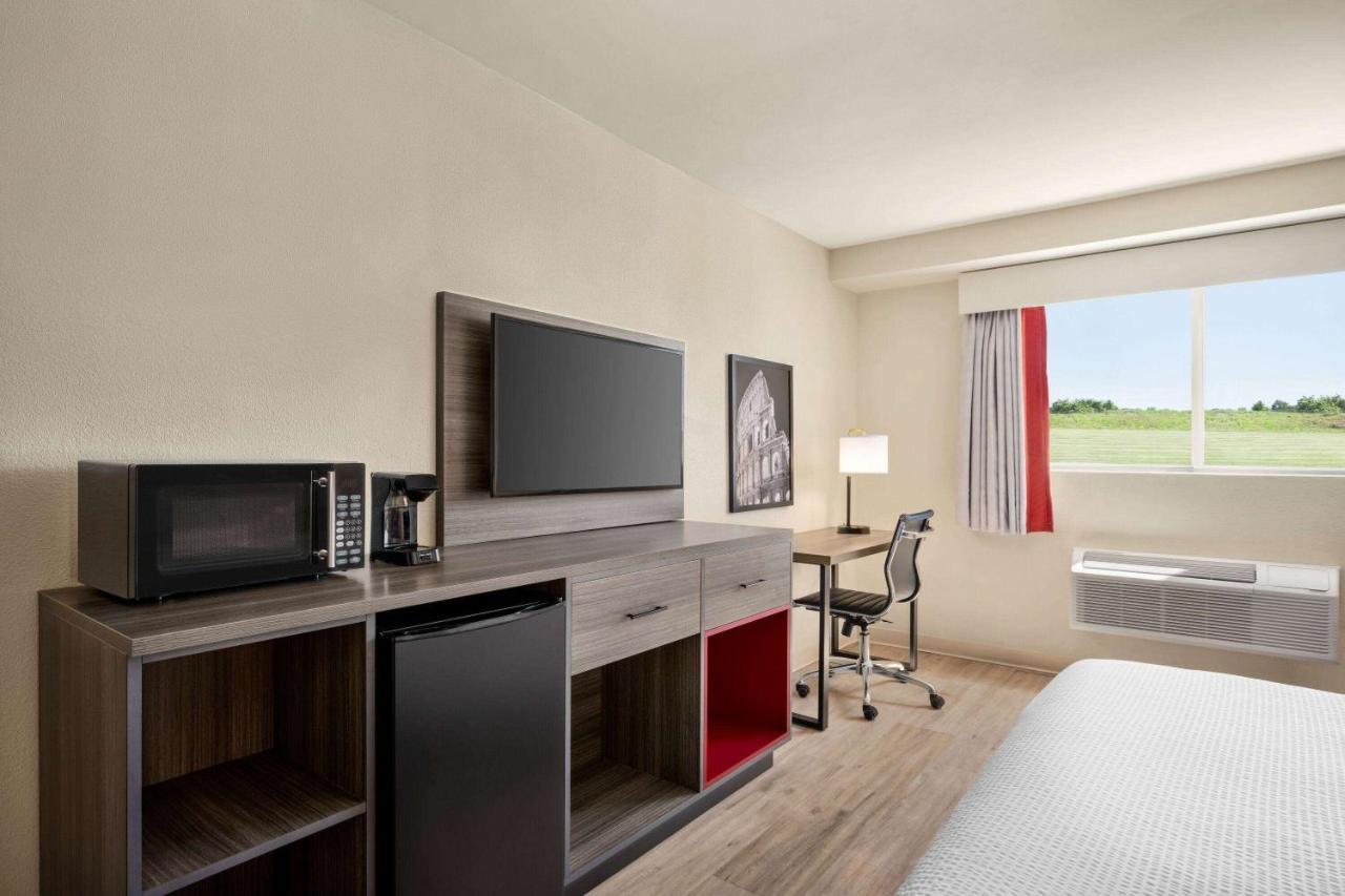 Ramada By Wyndham Allentown Bethlehem Exteriör bild
