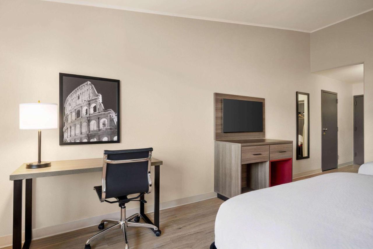 Ramada By Wyndham Allentown Bethlehem Exteriör bild